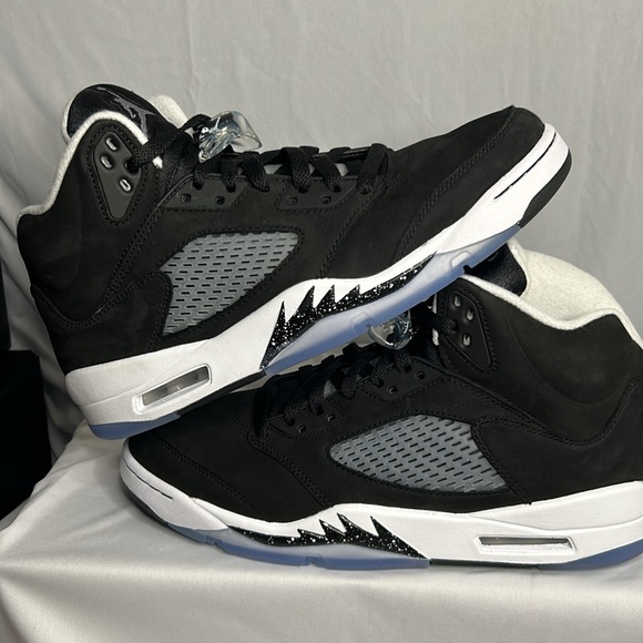 Jordan retro 5 moonlight - Picture 2 of 4